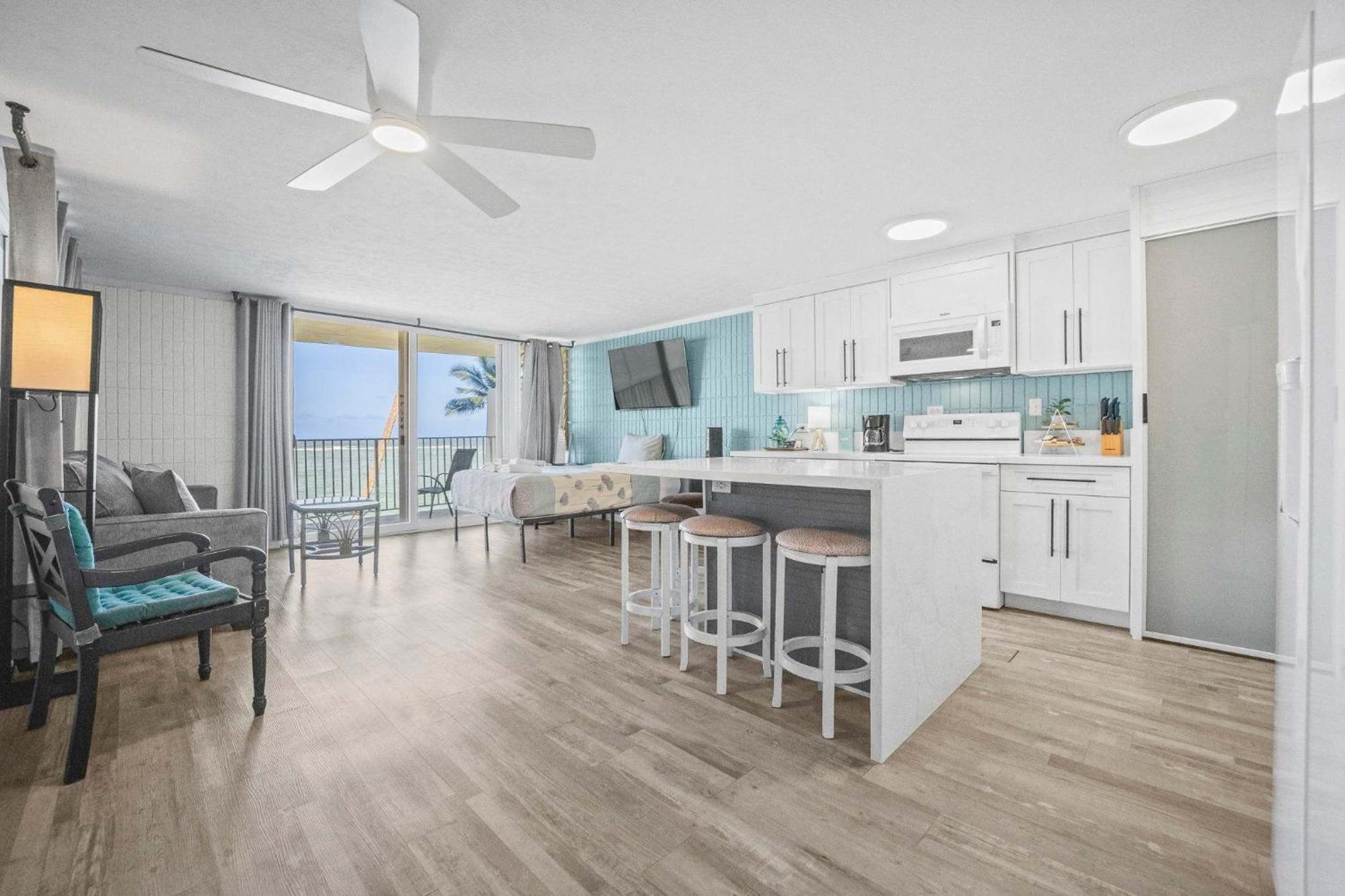Beautiful Beachfront Condo 拉耶 外观 照片